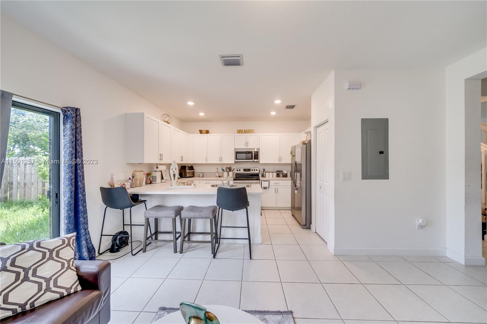 20647 NE 7th Pl, Miami, Florida 33179, 3 Bedrooms Bedrooms, ,2 BathroomsBathrooms,Residentiallease,For Rent,20647 NE 7th Pl,A11501257