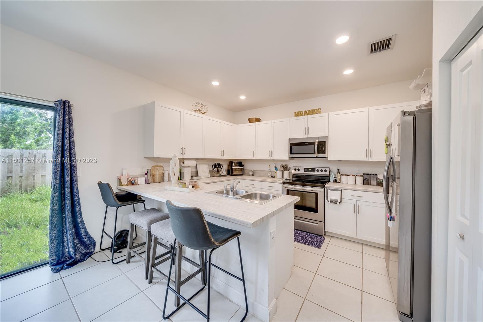 20647 NE 7th Pl, Miami, Florida 33179, 3 Bedrooms Bedrooms, ,2 BathroomsBathrooms,Residentiallease,For Rent,20647 NE 7th Pl,A11501257