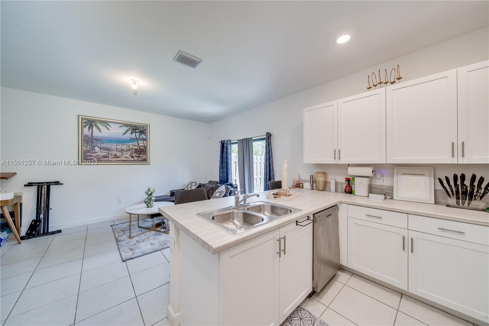 20647 NE 7th Pl, Miami, Florida 33179, 3 Bedrooms Bedrooms, ,2 BathroomsBathrooms,Residentiallease,For Rent,20647 NE 7th Pl,A11501257