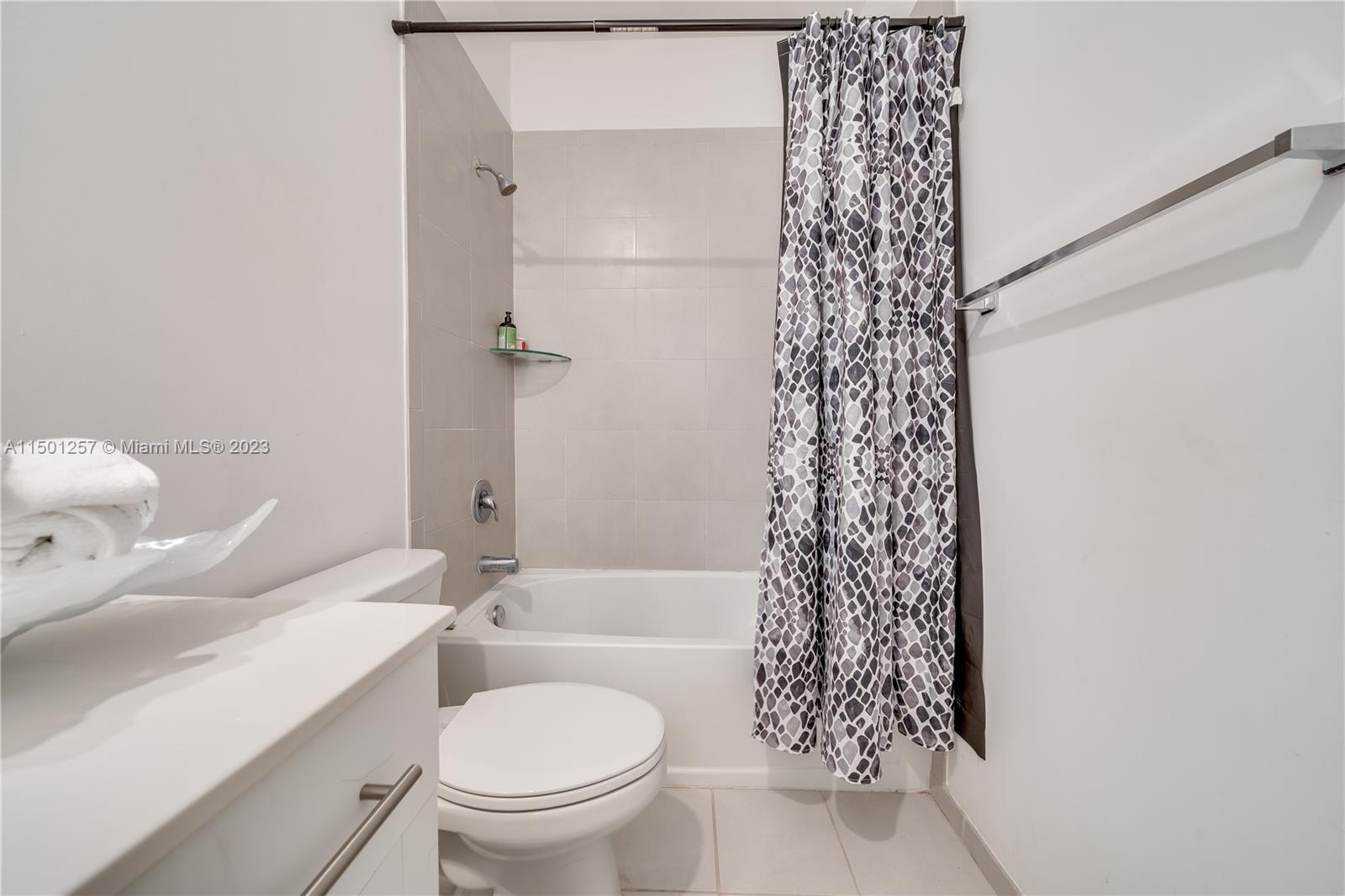 20647 NE 7th Pl, Miami, Florida 33179, 3 Bedrooms Bedrooms, ,2 BathroomsBathrooms,Residentiallease,For Rent,20647 NE 7th Pl,A11501257