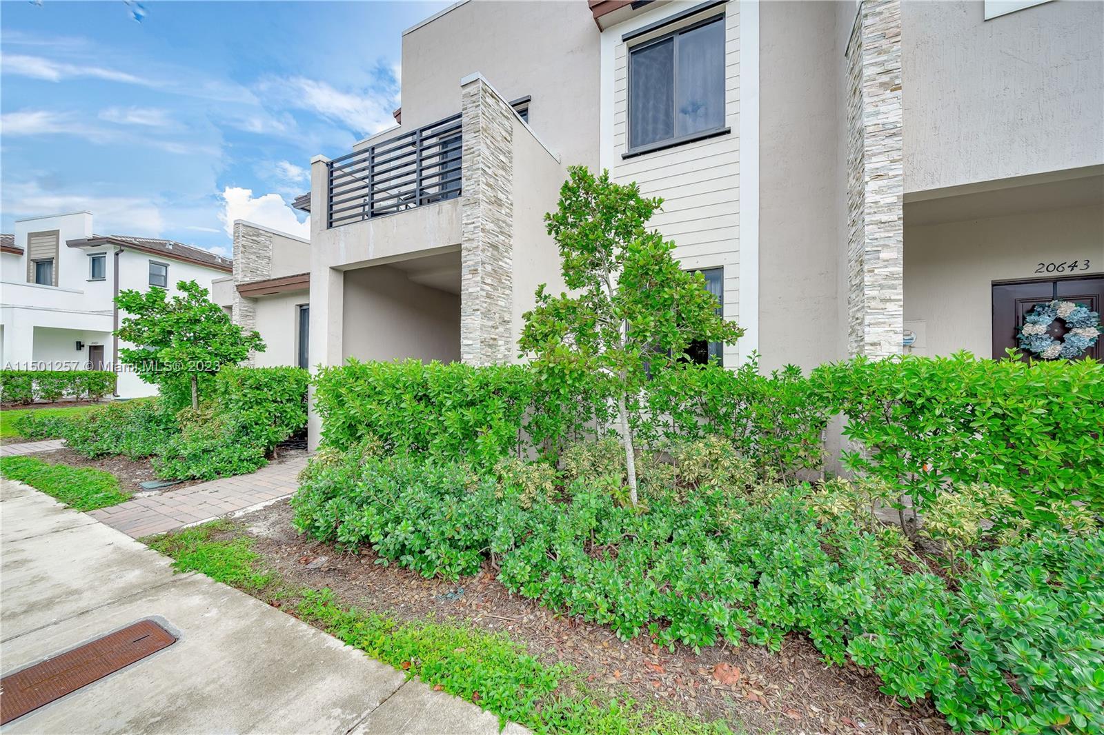 20647 NE 7th Pl, Miami, Florida 33179, 3 Bedrooms Bedrooms, ,2 BathroomsBathrooms,Residentiallease,For Rent,20647 NE 7th Pl,A11501257