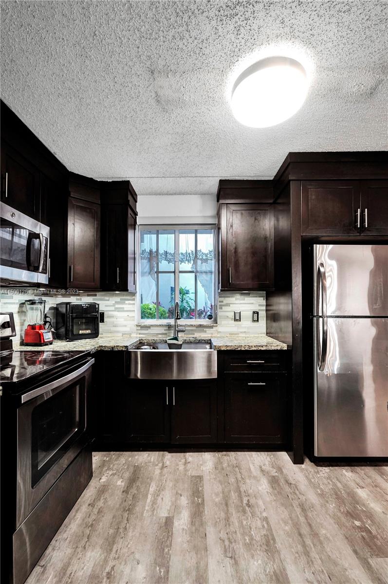 6115 NW 186th St 110, Hialeah, Florida 33015, 3 Bedrooms Bedrooms, ,2 BathroomsBathrooms,Residential,For Sale,6115 NW 186th St 110,A11500125