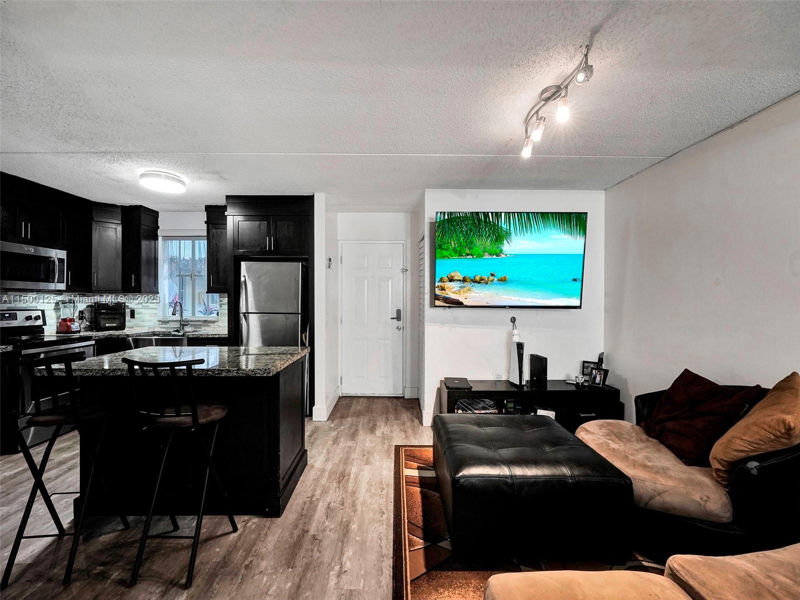 6115 NW 186th St 110, Hialeah, Florida 33015, 3 Bedrooms Bedrooms, ,2 BathroomsBathrooms,Residential,For Sale,6115 NW 186th St 110,A11500125