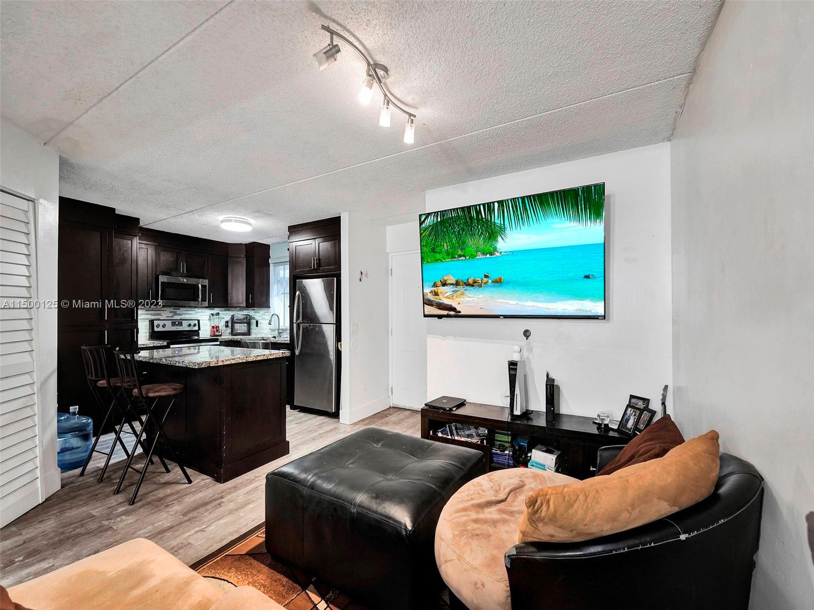 6115 NW 186th St 110, Hialeah, Florida 33015, 3 Bedrooms Bedrooms, ,2 BathroomsBathrooms,Residential,For Sale,6115 NW 186th St 110,A11500125