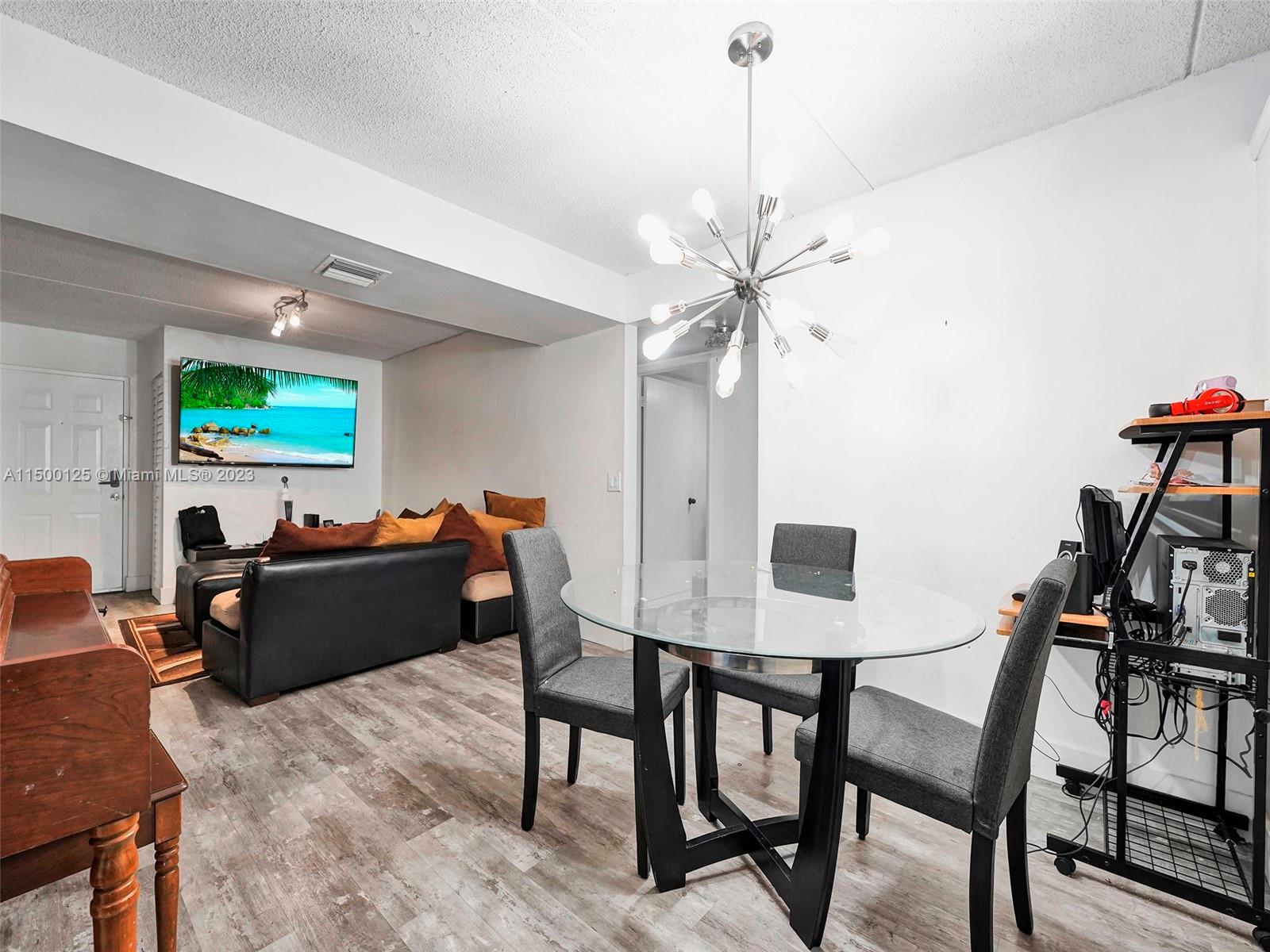 6115 NW 186th St 110, Hialeah, Florida 33015, 3 Bedrooms Bedrooms, ,2 BathroomsBathrooms,Residential,For Sale,6115 NW 186th St 110,A11500125