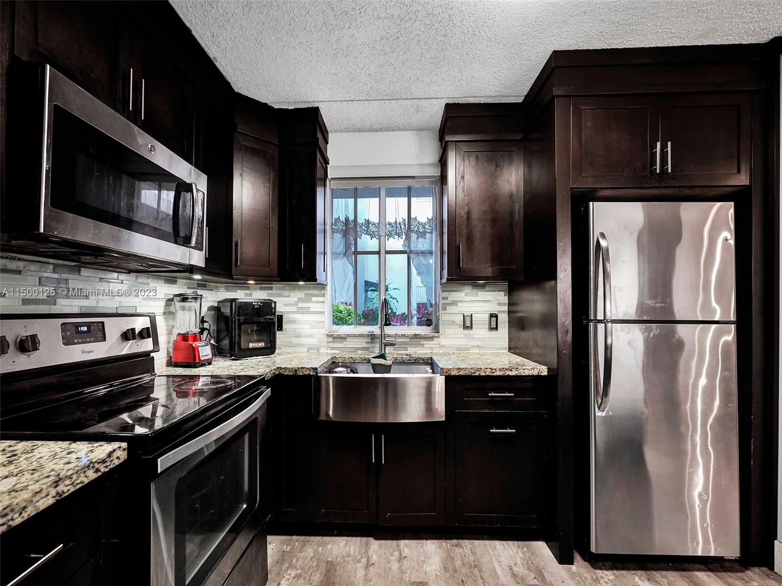 6115 NW 186th St 110, Hialeah, Florida 33015, 3 Bedrooms Bedrooms, ,2 BathroomsBathrooms,Residential,For Sale,6115 NW 186th St 110,A11500125