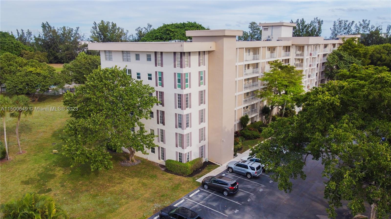 3000 S Course Dr 301, Pompano Beach, Florida 33069, 3 Bedrooms Bedrooms, ,2 BathroomsBathrooms,Residential,For Sale,3000 S Course Dr 301,A11500649