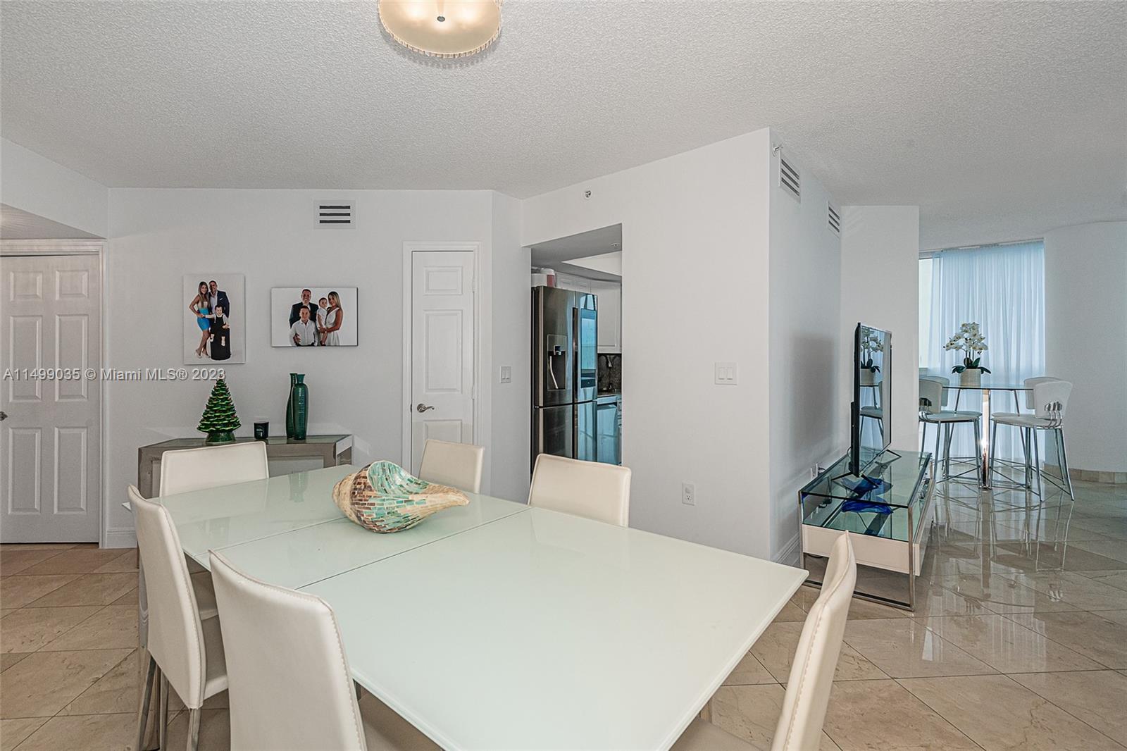 6301 SW Collins Ave 1605, Miami Beach, Florida 33141, 2 Bedrooms Bedrooms, ,2 BathroomsBathrooms,Residentiallease,For Rent,6301 SW Collins Ave 1605,A11499035