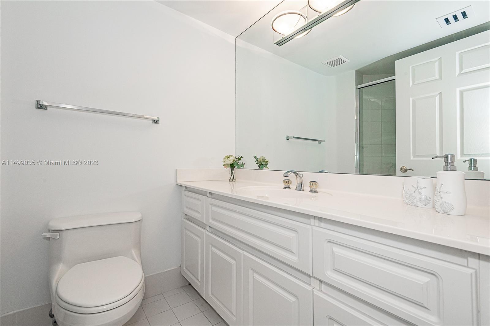 6301 SW Collins Ave 1605, Miami Beach, Florida 33141, 2 Bedrooms Bedrooms, ,2 BathroomsBathrooms,Residentiallease,For Rent,6301 SW Collins Ave 1605,A11499035