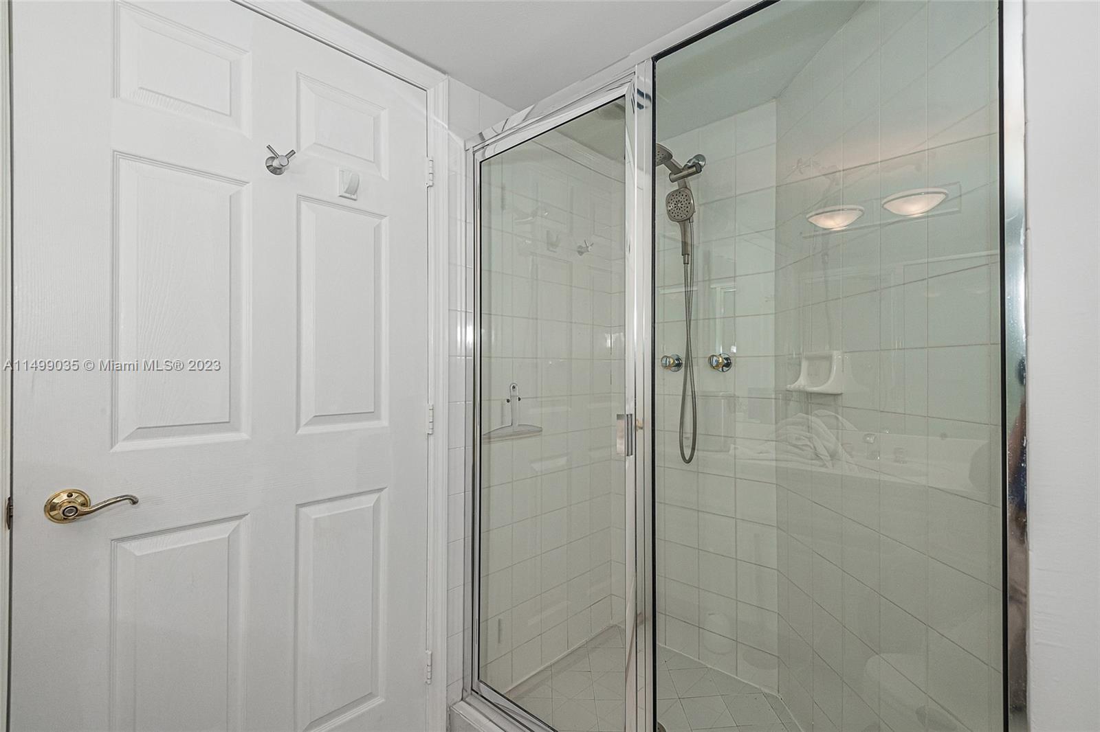 6301 SW Collins Ave 1605, Miami Beach, Florida 33141, 2 Bedrooms Bedrooms, ,2 BathroomsBathrooms,Residentiallease,For Rent,6301 SW Collins Ave 1605,A11499035