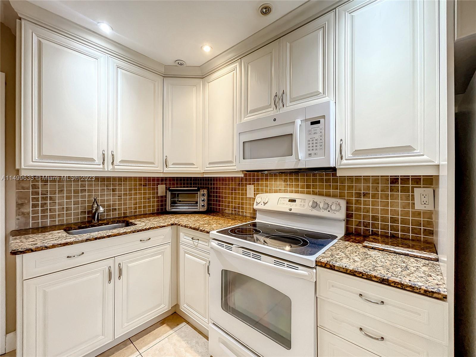22 SE 3rd Ter 14, Dania Beach, Florida 33004, 1 Bedroom Bedrooms, ,1 BathroomBathrooms,Residential,For Sale,22 SE 3rd Ter 14,A11499633