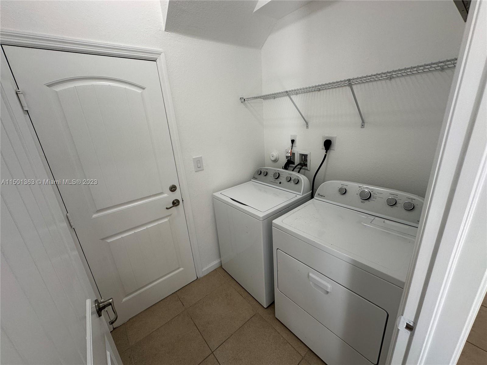 Laundry Kitchen Entrance View (Garage Door Closed)
