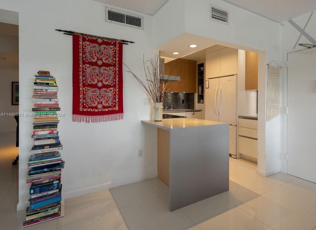 500 Bayview Dr 221, Sunny Isles Beach, Florida 33160, 2 Bedrooms Bedrooms, ,2 BathroomsBathrooms,Residential,For Sale,500 Bayview Dr 221,A11490510
