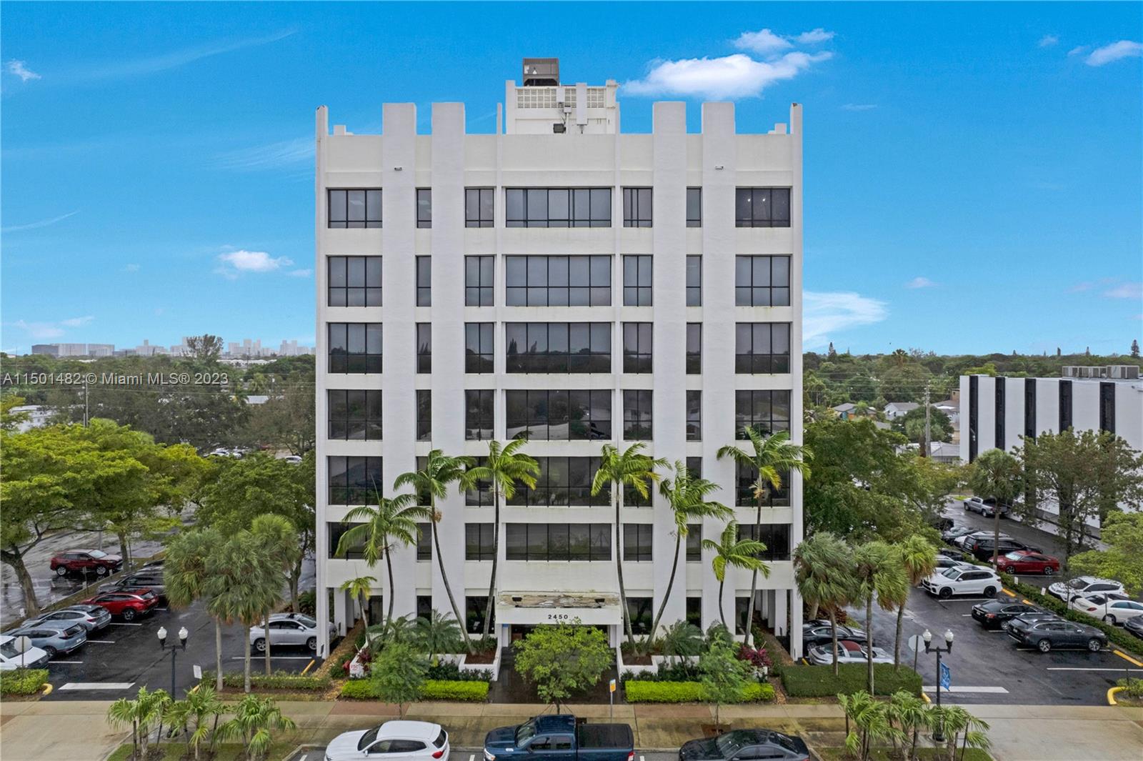 2450  Hollywood Blvd #CU501 For Sale A11501482, FL