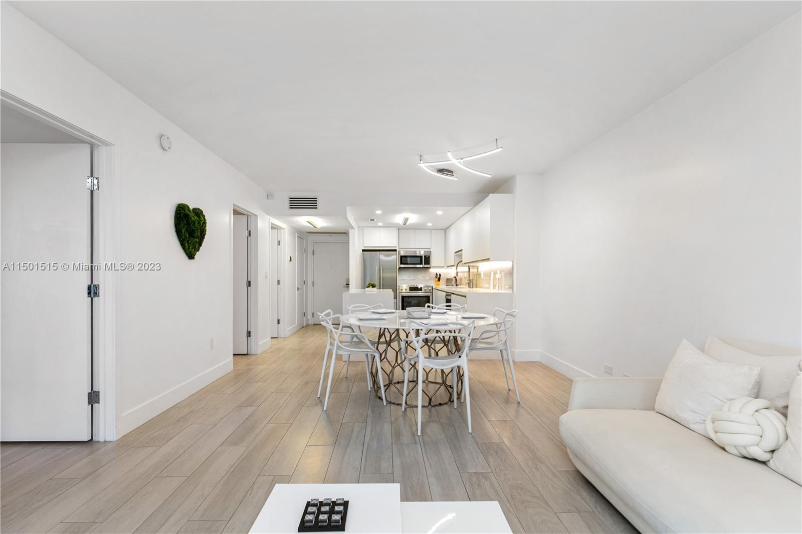 2301 Collins Ave 318, Miami Beach, Florida 33139, 2 Bedrooms Bedrooms, ,1 BathroomBathrooms,Residentiallease,For Rent,2301 Collins Ave 318,A11501515