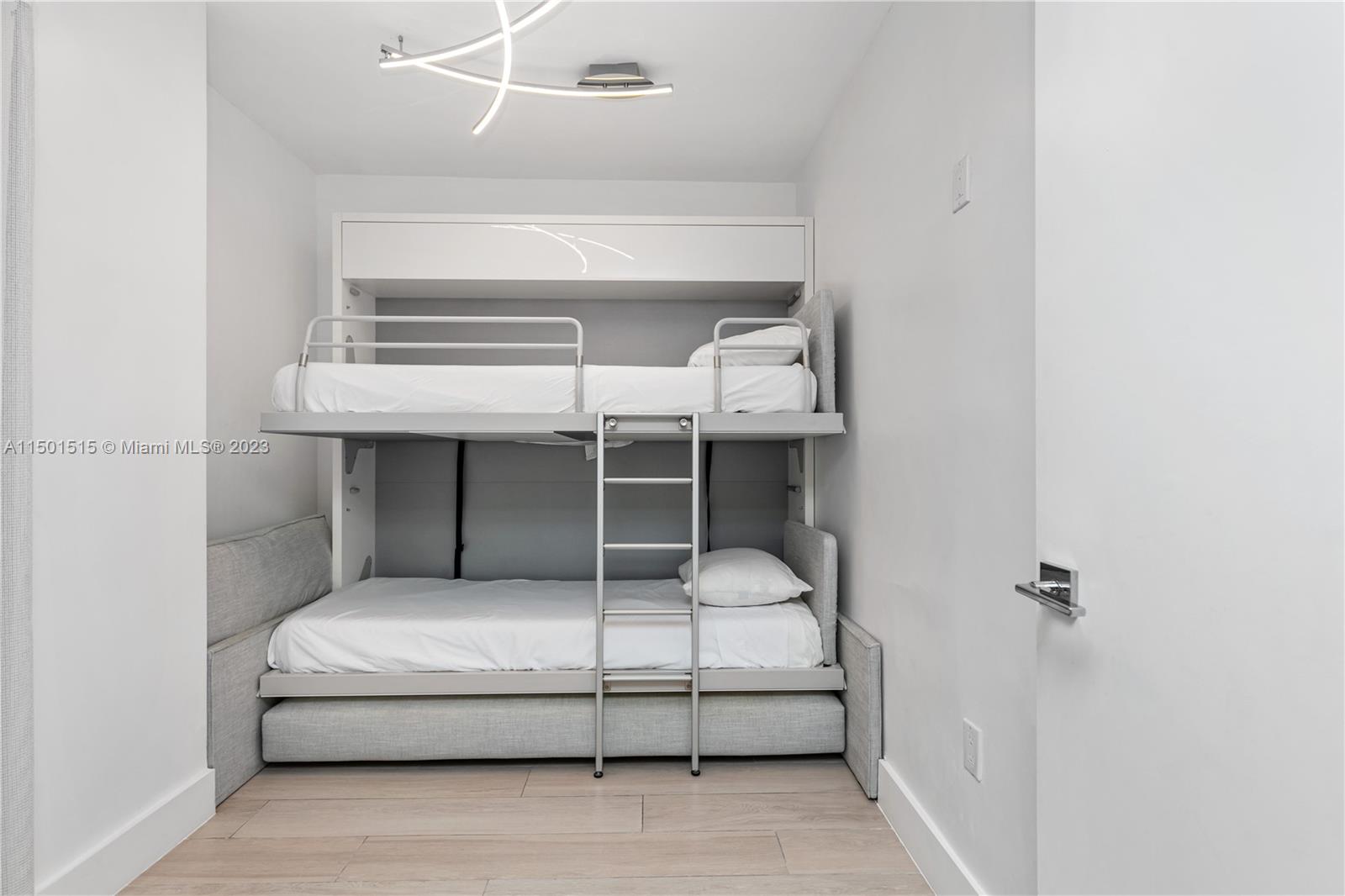 2301 Collins Ave 318, Miami Beach, Florida 33139, 2 Bedrooms Bedrooms, ,1 BathroomBathrooms,Residentiallease,For Rent,2301 Collins Ave 318,A11501515