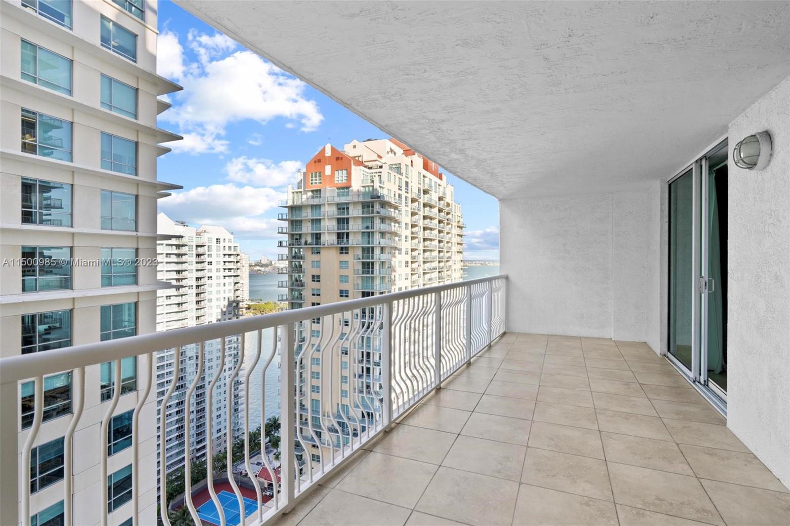 1200 Brickell Bay Dr 3208, Miami, Florida 33131, 1 Bedroom Bedrooms, ,1 BathroomBathrooms,Residential,For Sale,1200 Brickell Bay Dr 3208,A11500985