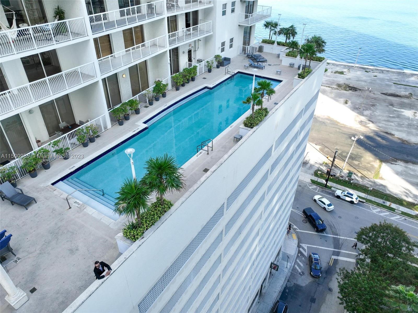 1200 Brickell Bay Dr 3208, Miami, Florida 33131, 1 Bedroom Bedrooms, ,1 BathroomBathrooms,Residential,For Sale,1200 Brickell Bay Dr 3208,A11500985