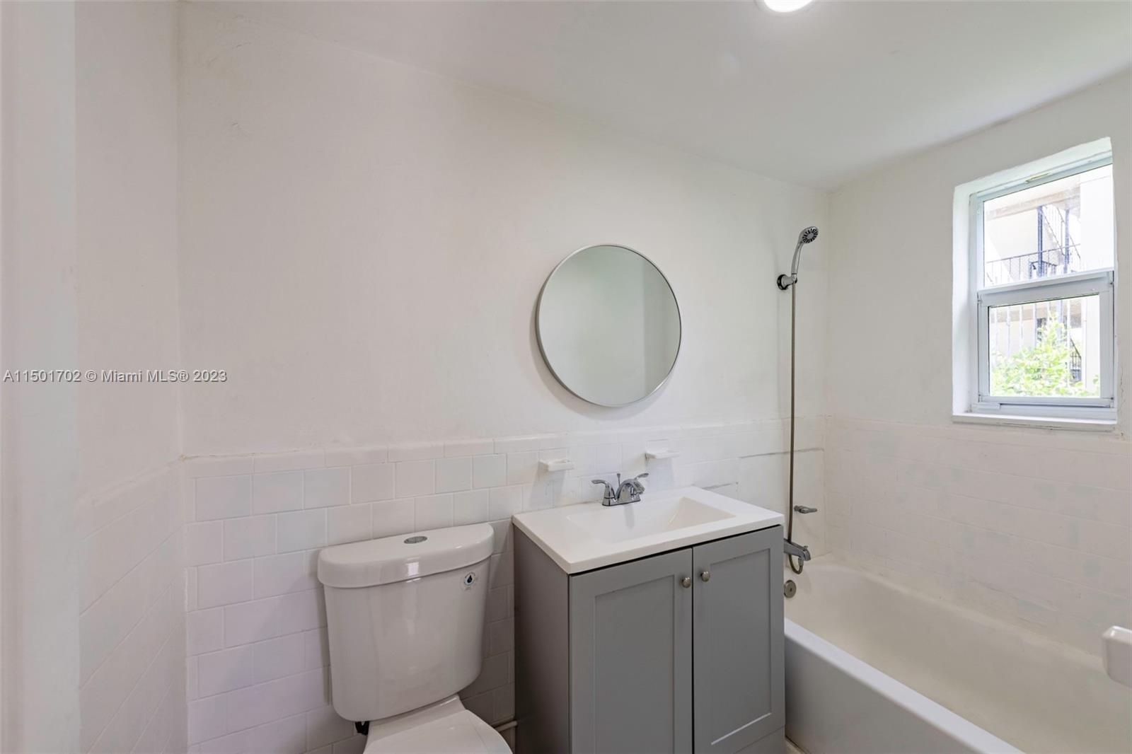 1745 NW 1st Pl 1, Miami, Florida 33136, ,1 BathroomBathrooms,Residentiallease,For Rent,1745 NW 1st Pl 1,A11501702