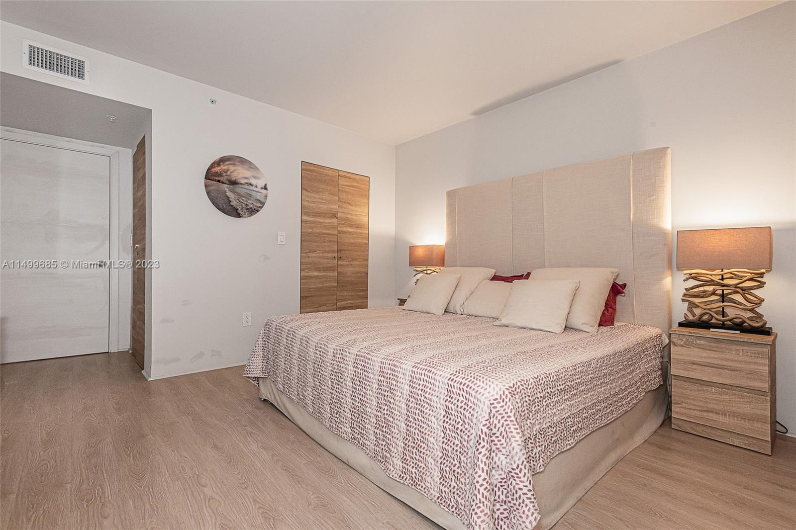 650 West Ave 2605, Miami Beach, Florida 33139, 1 Bedroom Bedrooms, ,1 BathroomBathrooms,Residential,For Sale,650 West Ave 2605,A11499685