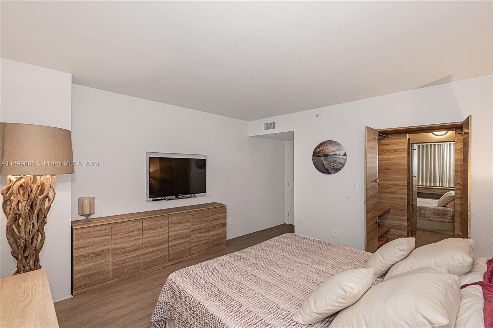 650 West Ave 2605, Miami Beach, Florida 33139, 1 Bedroom Bedrooms, ,1 BathroomBathrooms,Residential,For Sale,650 West Ave 2605,A11499685