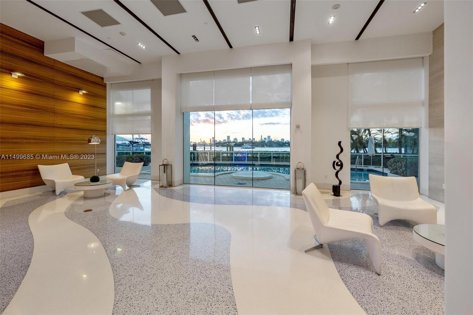 650 West Ave 2605, Miami Beach, Florida 33139, 1 Bedroom Bedrooms, ,1 BathroomBathrooms,Residential,For Sale,650 West Ave 2605,A11499685