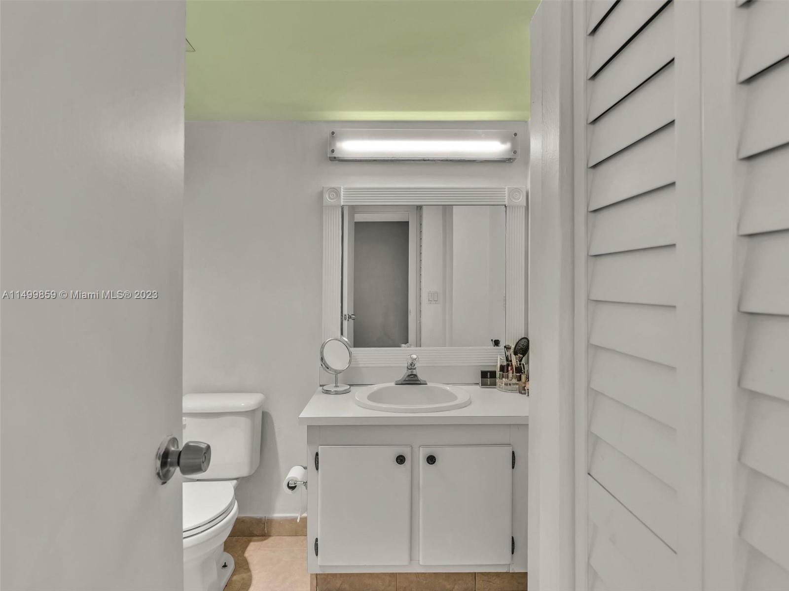20301 W Country Club Dr 1222, Aventura, Florida 33180, 2 Bedrooms Bedrooms, ,2 BathroomsBathrooms,Residential,For Sale,20301 W Country Club Dr 1222,A11499859