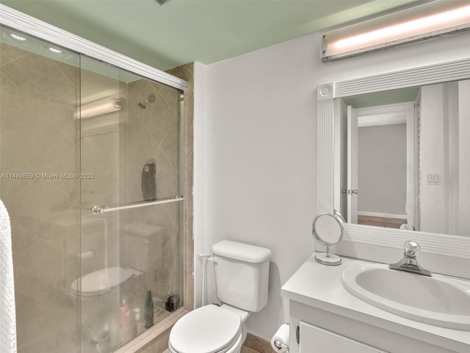 20301 W Country Club Dr 1222, Aventura, Florida 33180, 2 Bedrooms Bedrooms, ,2 BathroomsBathrooms,Residential,For Sale,20301 W Country Club Dr 1222,A11499859