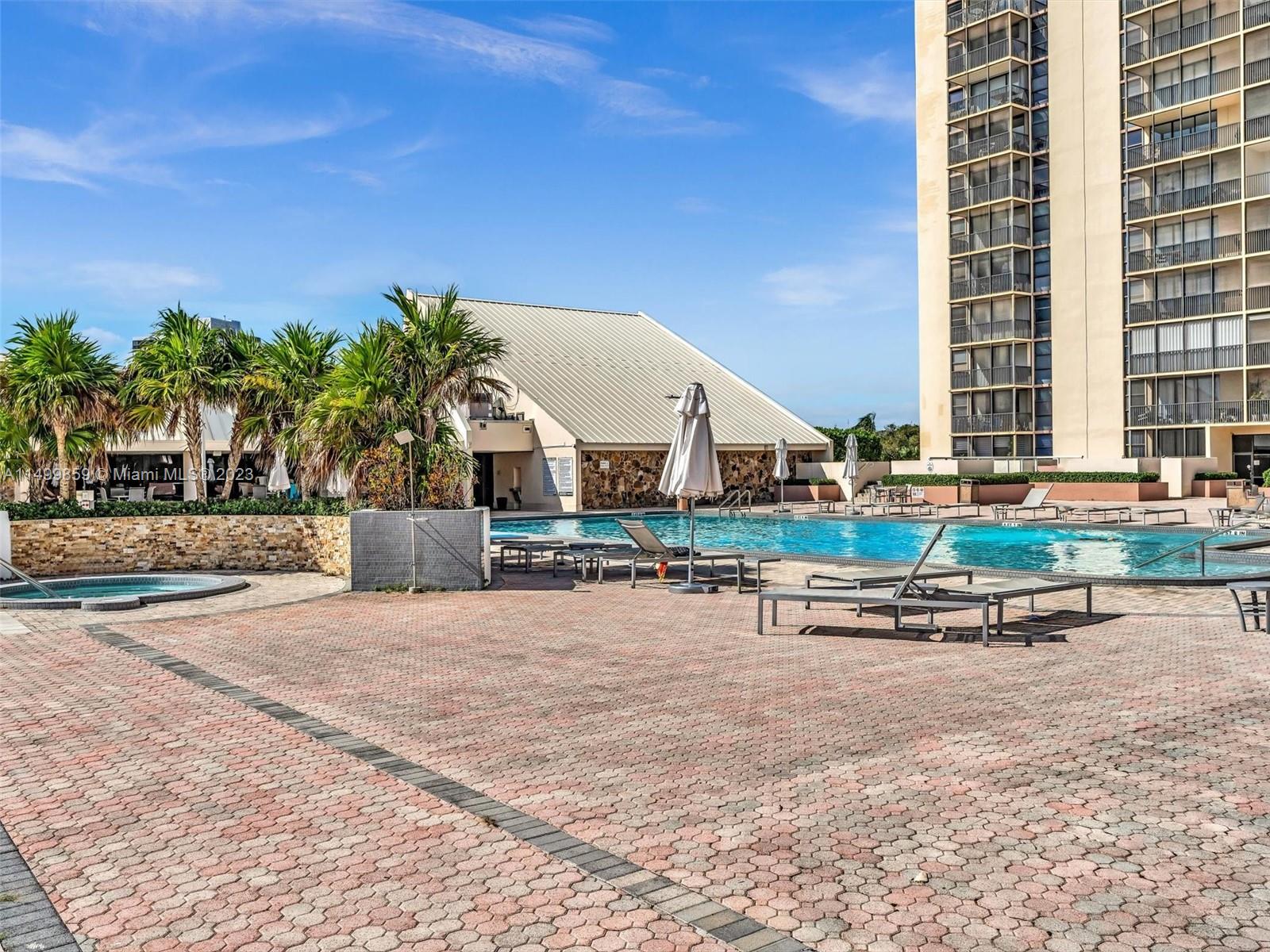 20301 W Country Club Dr 1222, Aventura, Florida 33180, 2 Bedrooms Bedrooms, ,2 BathroomsBathrooms,Residential,For Sale,20301 W Country Club Dr 1222,A11499859