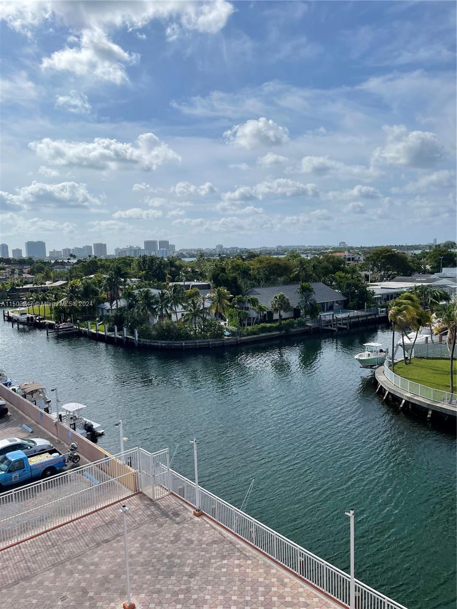 2450 NE 135th St 511, North Miami, Florida 33181, 2 Bedrooms Bedrooms, ,2 BathroomsBathrooms,Residentiallease,For Rent,2450 NE 135th St 511,A11502247