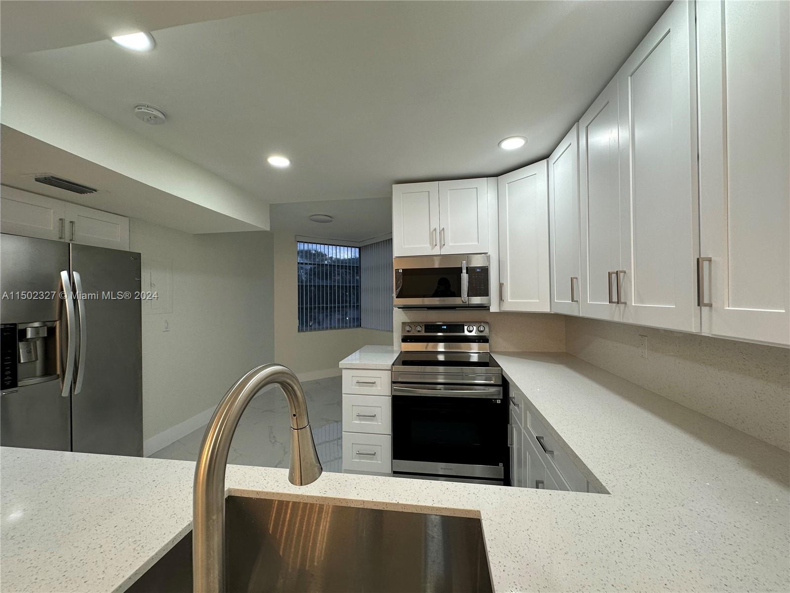 1831 Sabal Palm Dr 301, Davie, Florida 33324, 3 Bedrooms Bedrooms, ,2 BathroomsBathrooms,Residentiallease,For Rent,1831 Sabal Palm Dr 301,A11502327