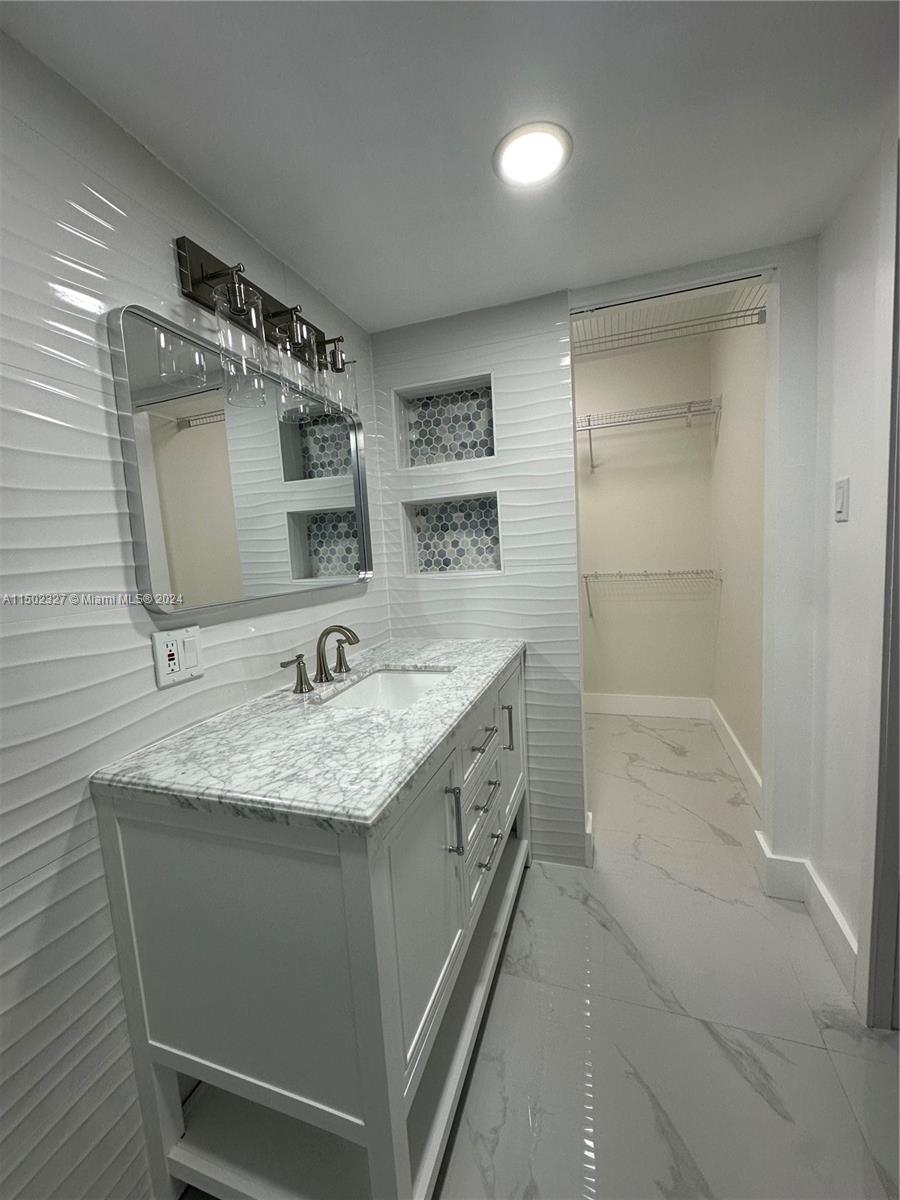 1831 Sabal Palm Dr 301, Davie, Florida 33324, 3 Bedrooms Bedrooms, ,2 BathroomsBathrooms,Residentiallease,For Rent,1831 Sabal Palm Dr 301,A11502327