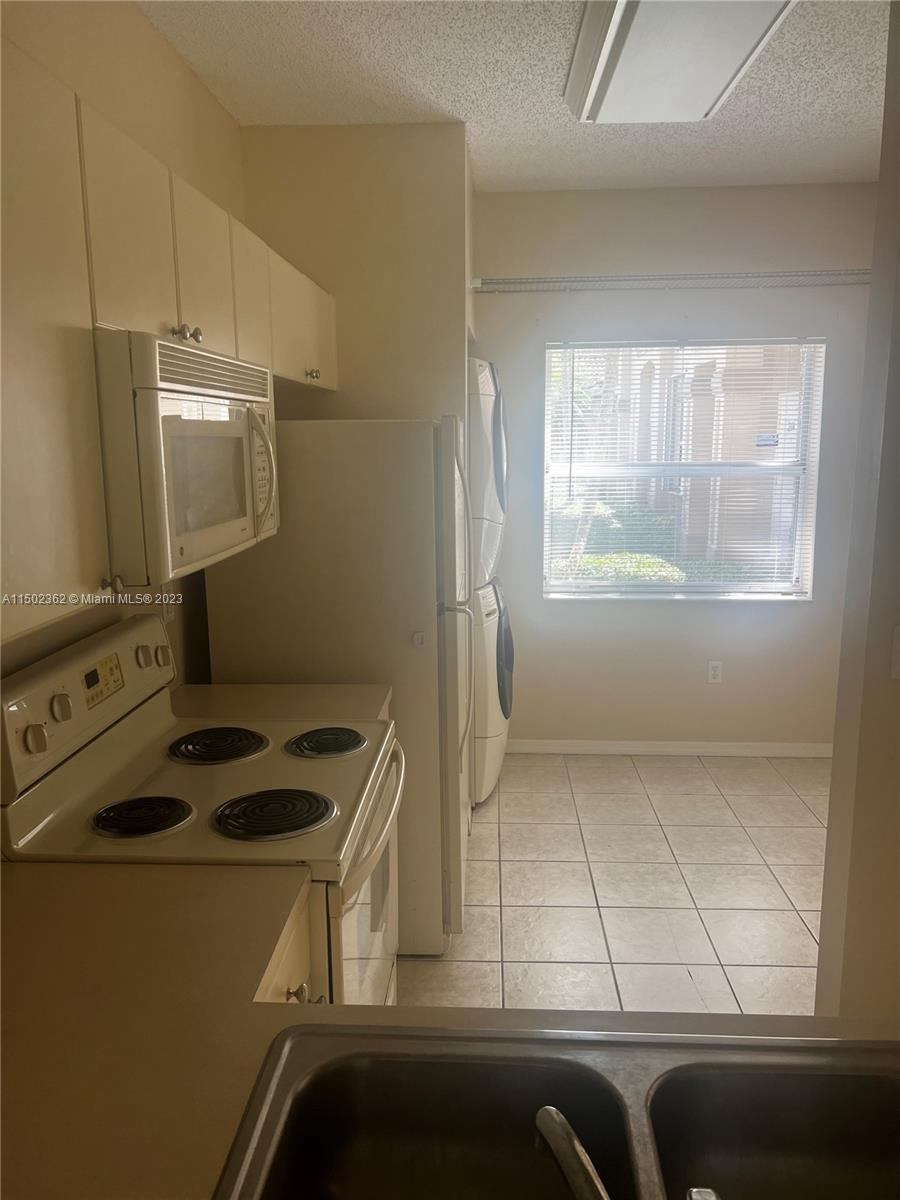 2322 SE 23rd Ave 2322, Homestead, Florida 33035, 2 Bedrooms Bedrooms, ,2 BathroomsBathrooms,Residential,For Sale,2322 SE 23rd Ave 2322,A11502362