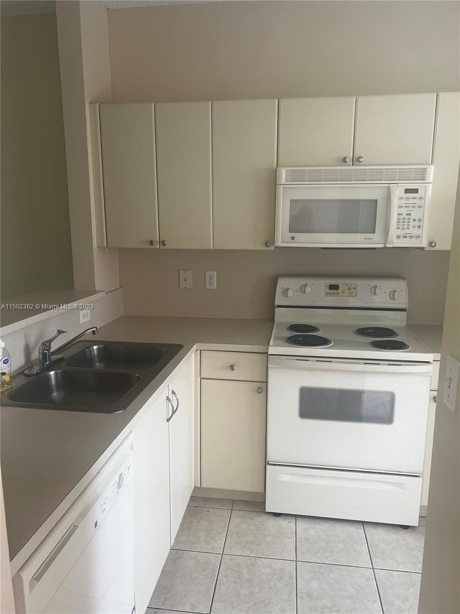 2322 SE 23rd Ave 2322, Homestead, Florida 33035, 2 Bedrooms Bedrooms, ,2 BathroomsBathrooms,Residential,For Sale,2322 SE 23rd Ave 2322,A11502362