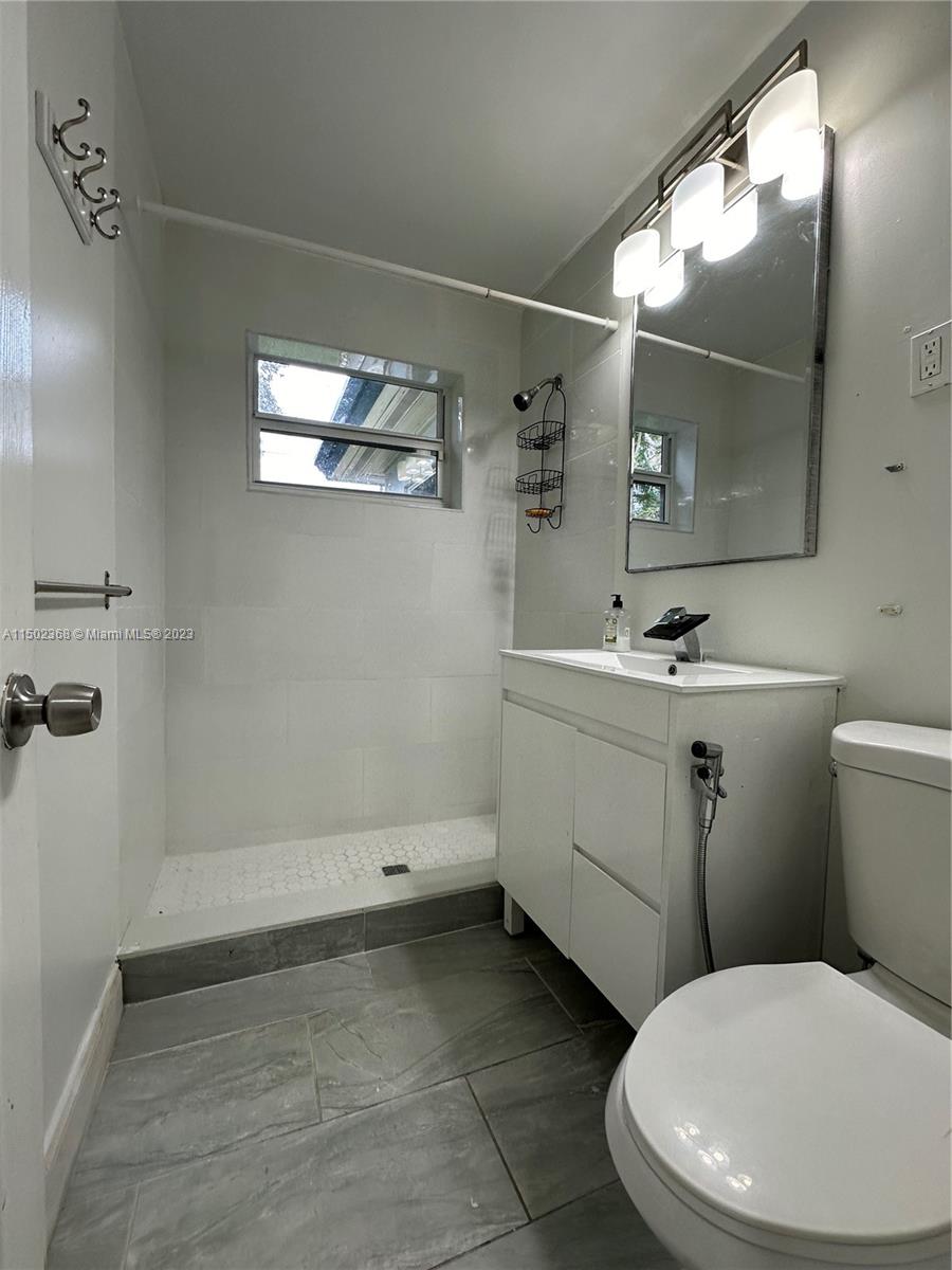 2446 Johnson St A, Hollywood, Florida 33020, 2 Bedrooms Bedrooms, ,1 BathroomBathrooms,Residentiallease,For Rent,2446 Johnson St A,A11502368