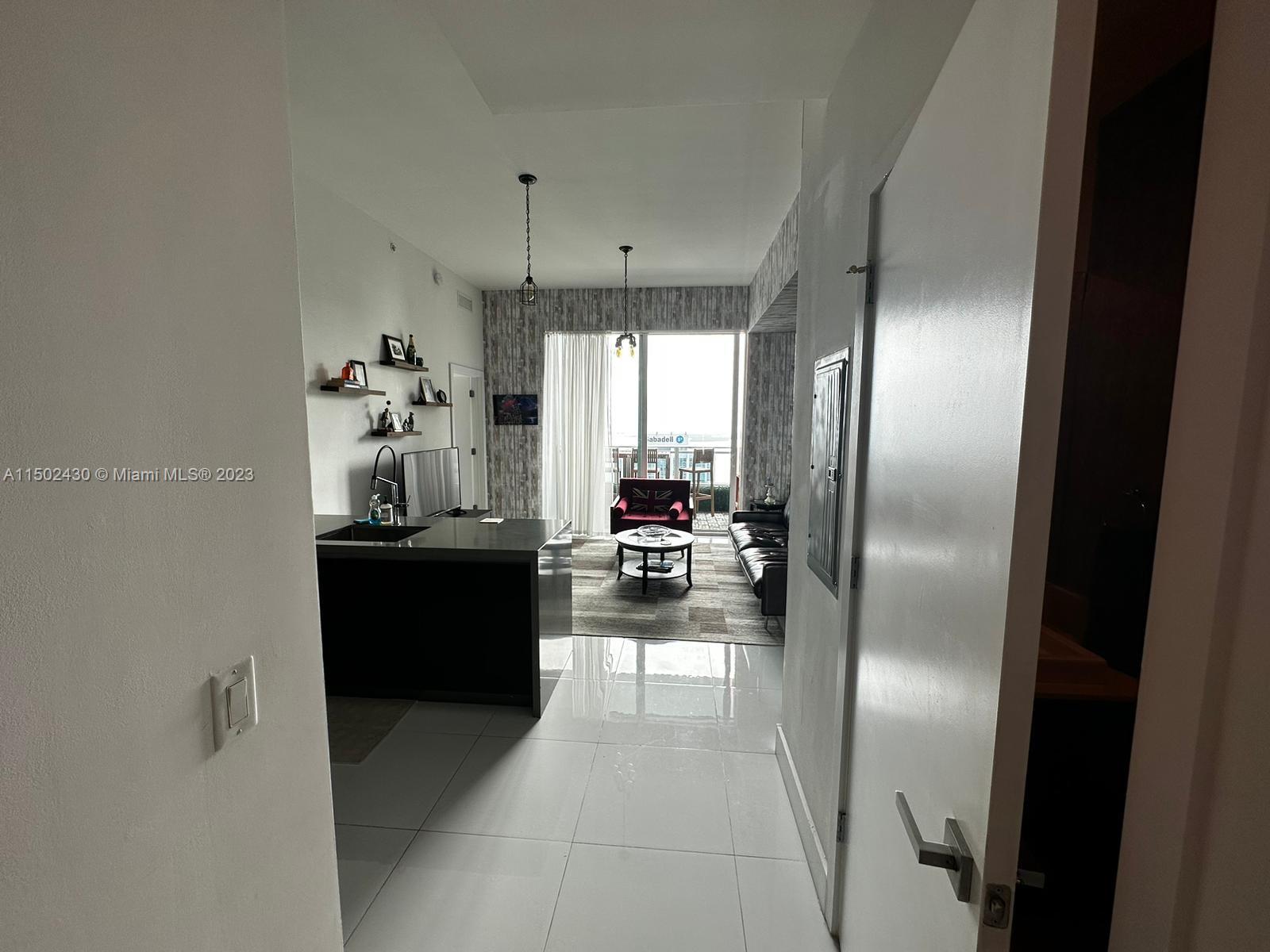 Miami, Florida 33131, 1 Bedroom Bedrooms, ,1 BathroomBathrooms,Residential,For Sale,A11502430