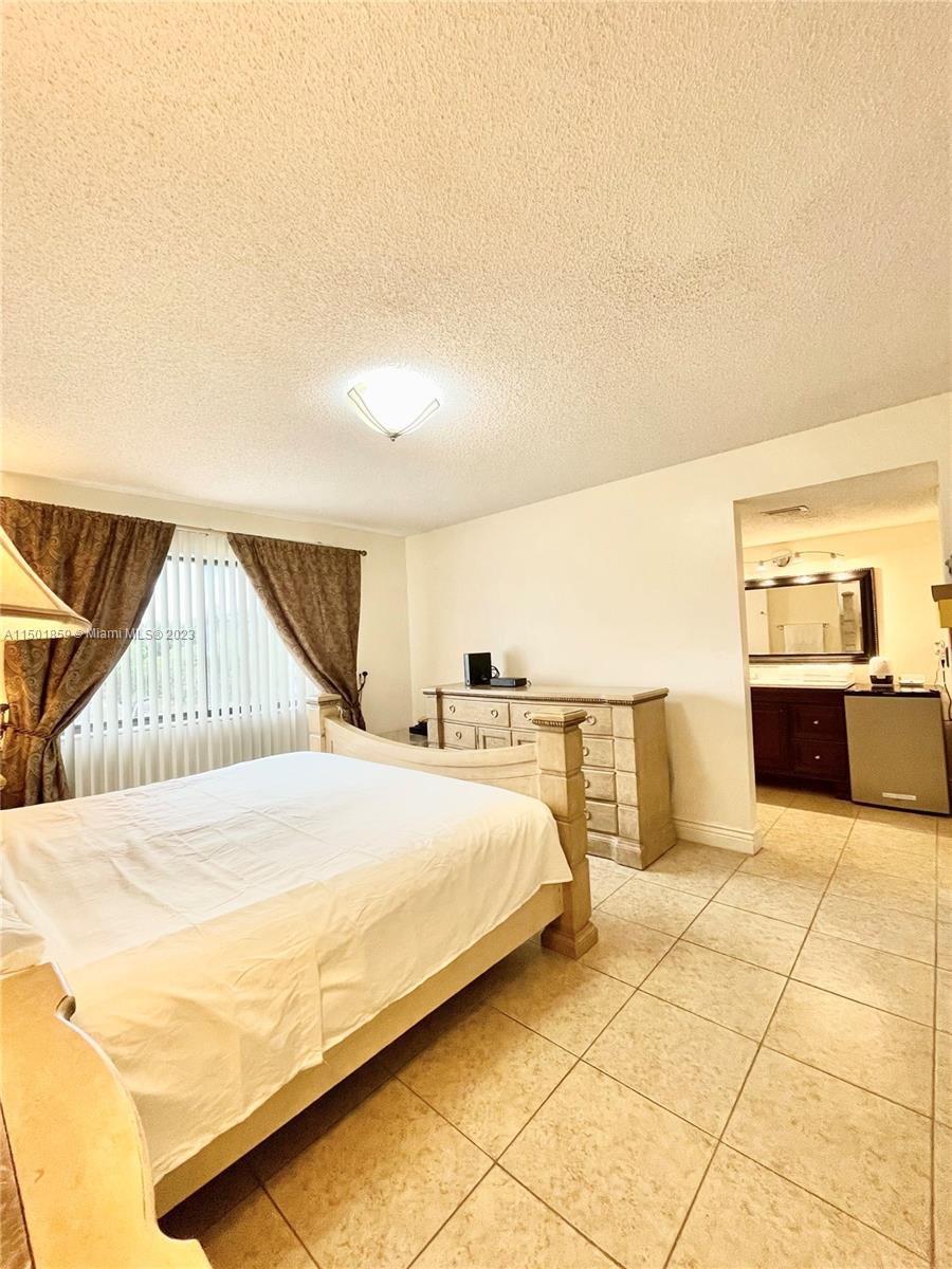 8010 Hampton Blvd 303, North Lauderdale, Florida 33068, 2 Bedrooms Bedrooms, ,2 BathroomsBathrooms,Residential,For Sale,8010 Hampton Blvd 303,A11501859
