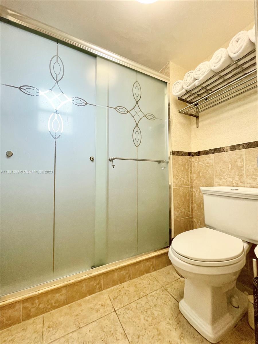 8010 Hampton Blvd 303, North Lauderdale, Florida 33068, 2 Bedrooms Bedrooms, ,2 BathroomsBathrooms,Residential,For Sale,8010 Hampton Blvd 303,A11501859