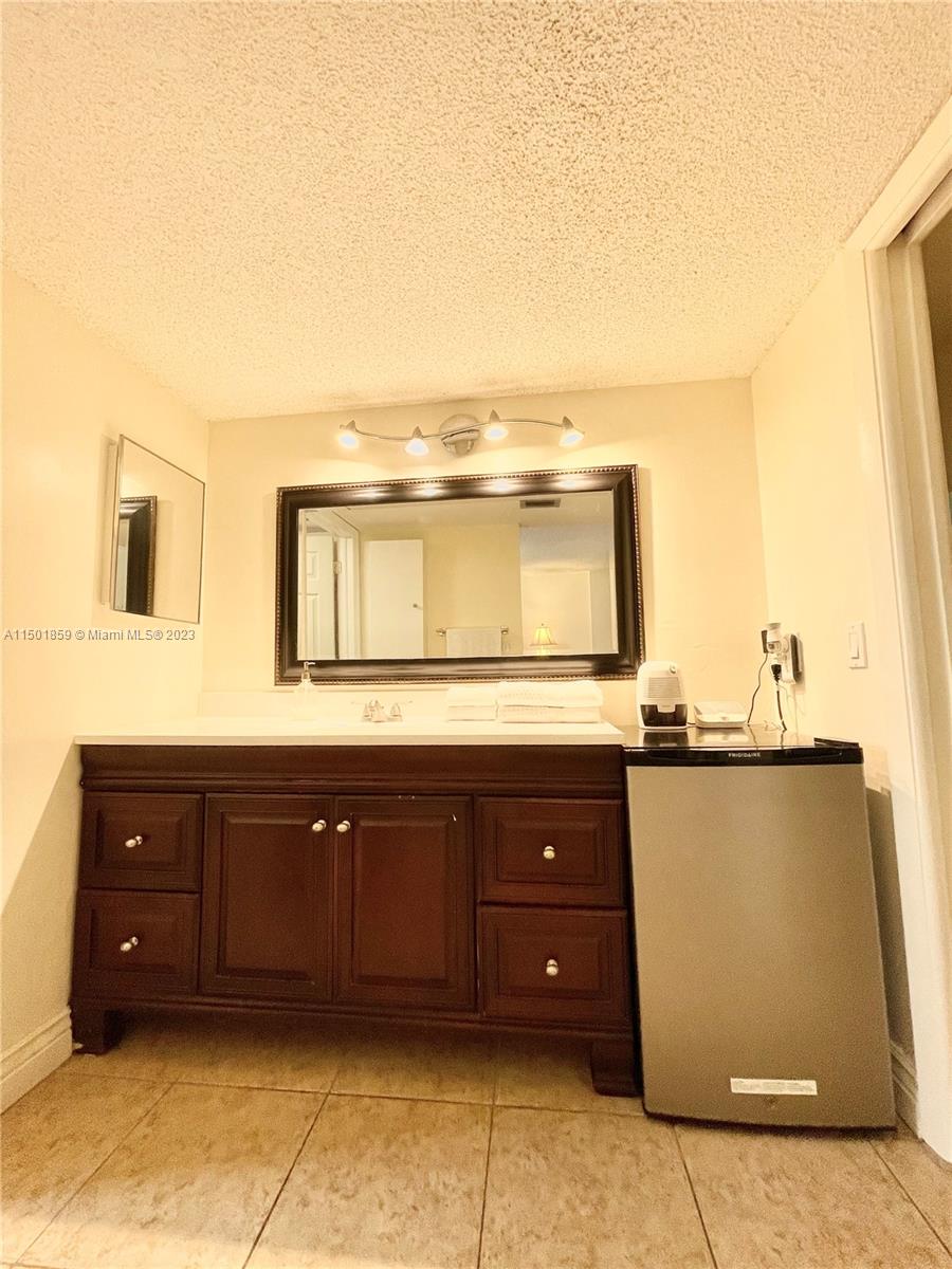 8010 Hampton Blvd 303, North Lauderdale, Florida 33068, 2 Bedrooms Bedrooms, ,2 BathroomsBathrooms,Residential,For Sale,8010 Hampton Blvd 303,A11501859