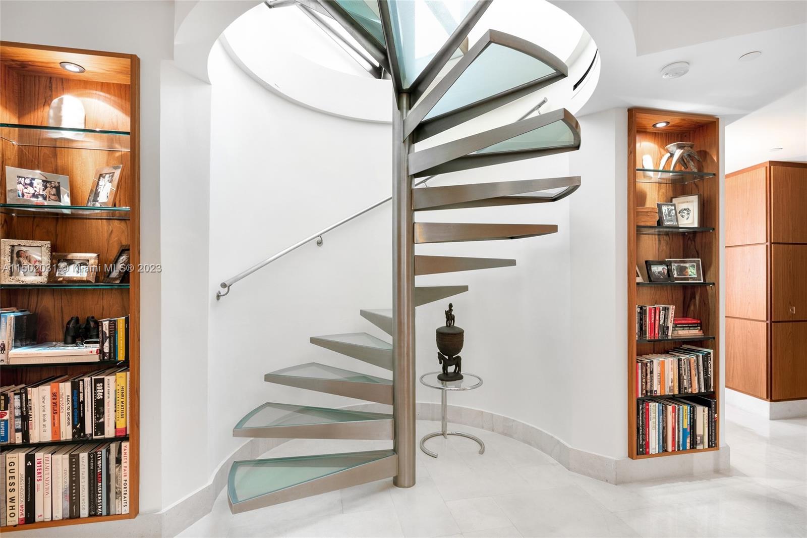 1455 Ocean Dr PH-08, Miami Beach, Florida 33139, 2 Bedrooms Bedrooms, ,2 BathroomsBathrooms,Residential,For Sale,1455 Ocean Dr PH-08,A11502031