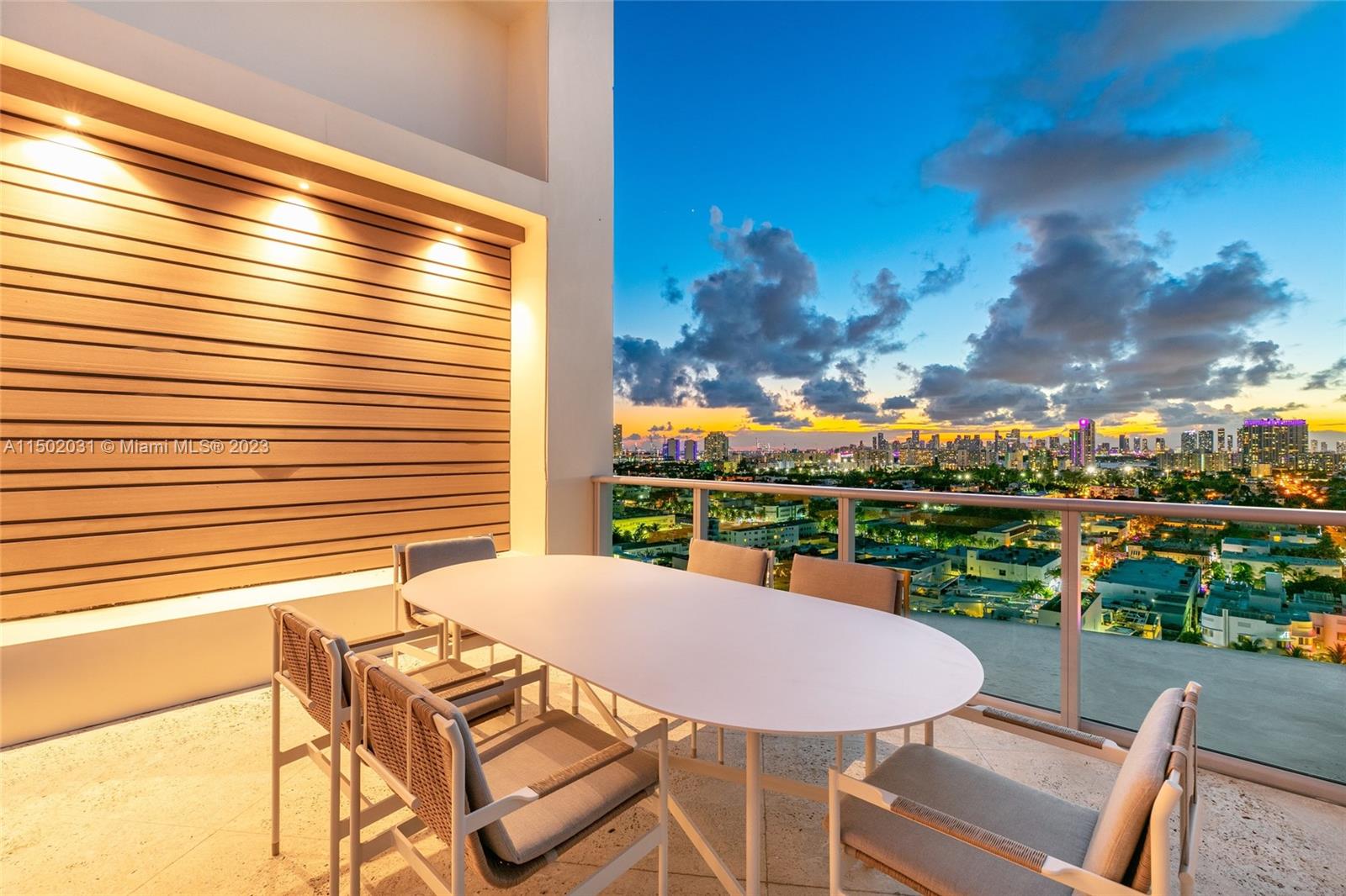 1455 Ocean Dr PH-08, Miami Beach, Florida 33139, 2 Bedrooms Bedrooms, ,2 BathroomsBathrooms,Residential,For Sale,1455 Ocean Dr PH-08,A11502031