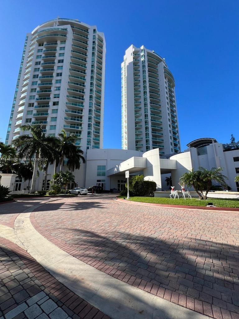 In the heart of Aventura  3bed and 3 bath with spectacular views of ocean and intracoastal from every room.Solid wood floors, decorated with custom made furniture and cabinetry thru-out.Hallways decorated with perl white tile wallpaper. Large dinning table seating for10. Push button light switches , push button electrical shades thru-out the unit. Special setting for Shabbat lighting mode.Shabbat elevator in the bidg. Walking distant to Sinagogue, Aventura Mall, 5 min away from beach. Unit is currently occupied and will be available to rent after January 15,2024.