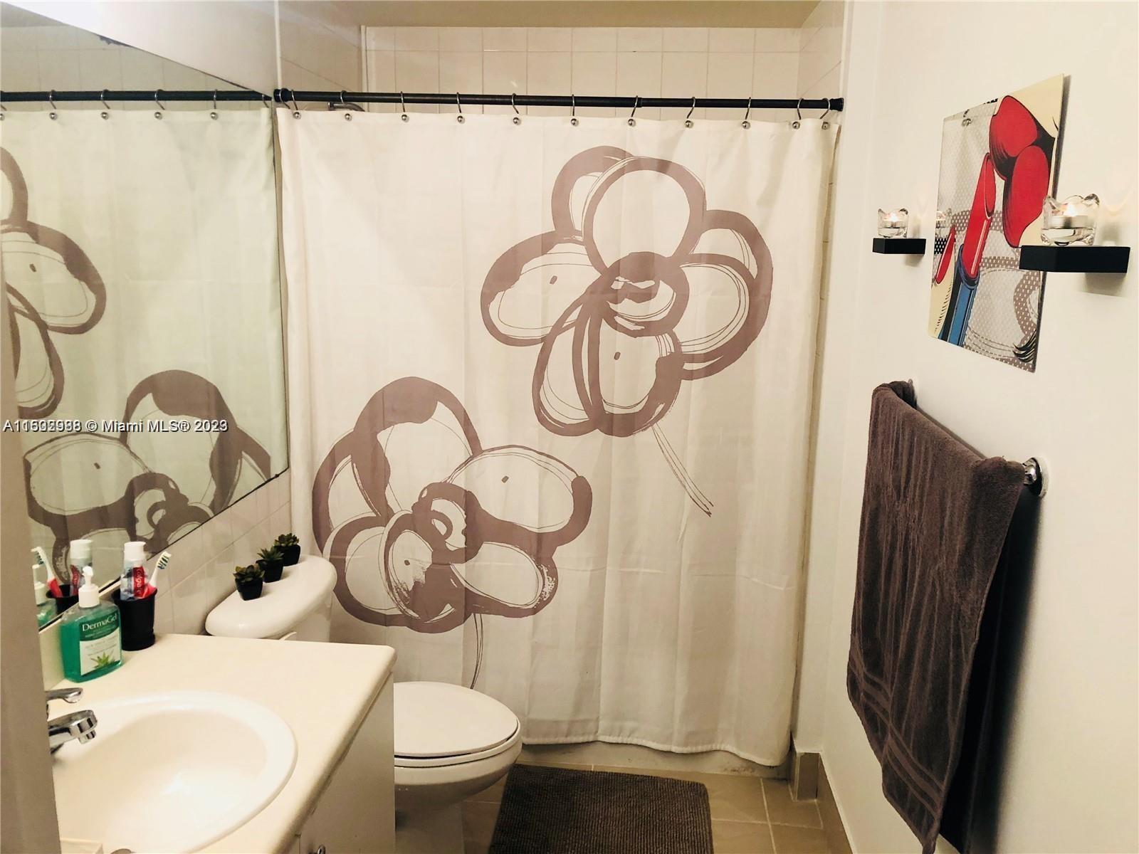 5091 NW 7th St 703, Miami, Florida 33126, 2 Bedrooms Bedrooms, ,1 BathroomBathrooms,Residentiallease,For Rent,5091 NW 7th St 703,A11502988