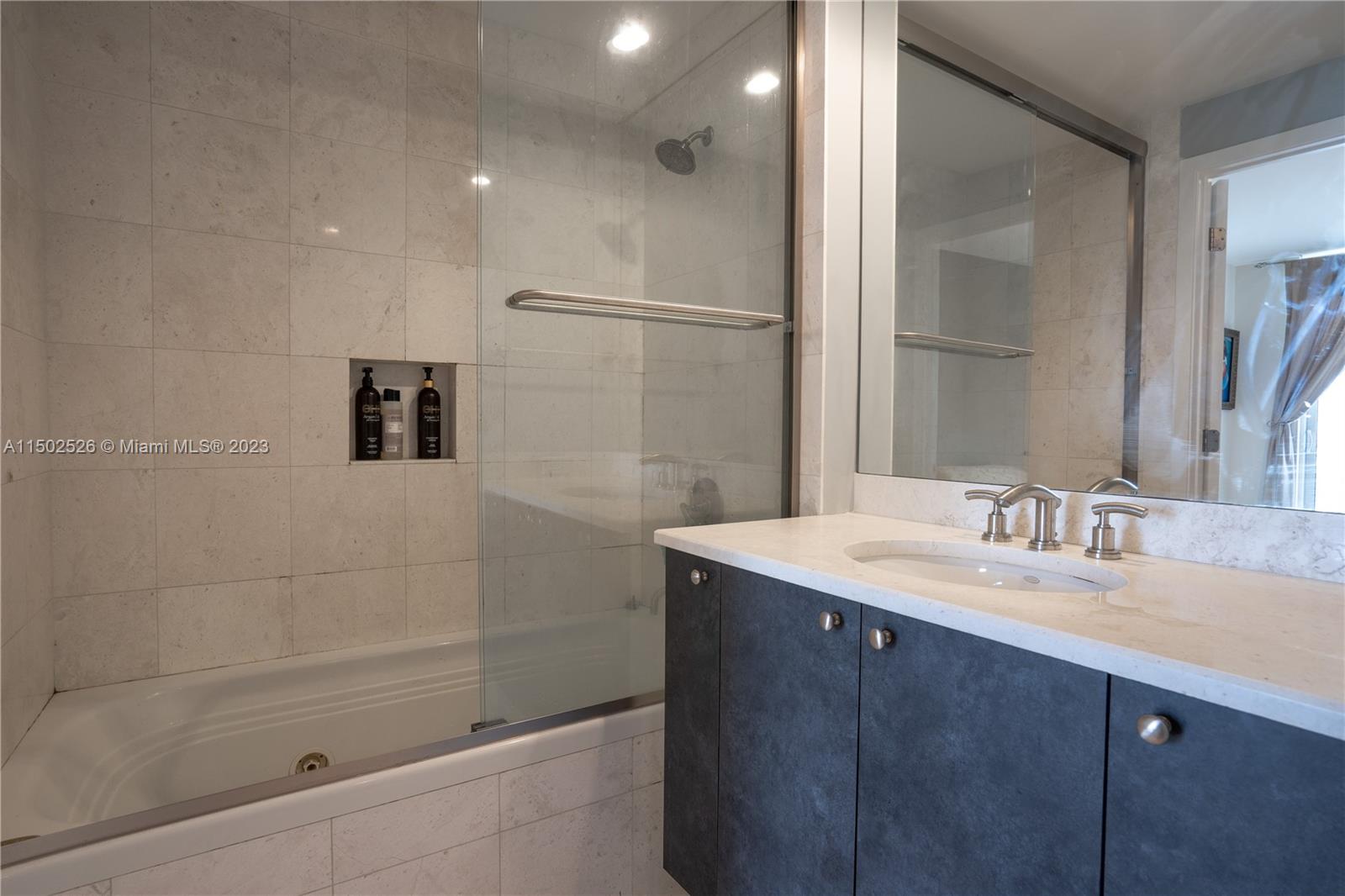901 Brickell Key Blvd 1001, Miami, Florida 33131, 1 Bedroom Bedrooms, ,1 BathroomBathrooms,Residentiallease,For Rent,901 Brickell Key Blvd 1001,A11502526