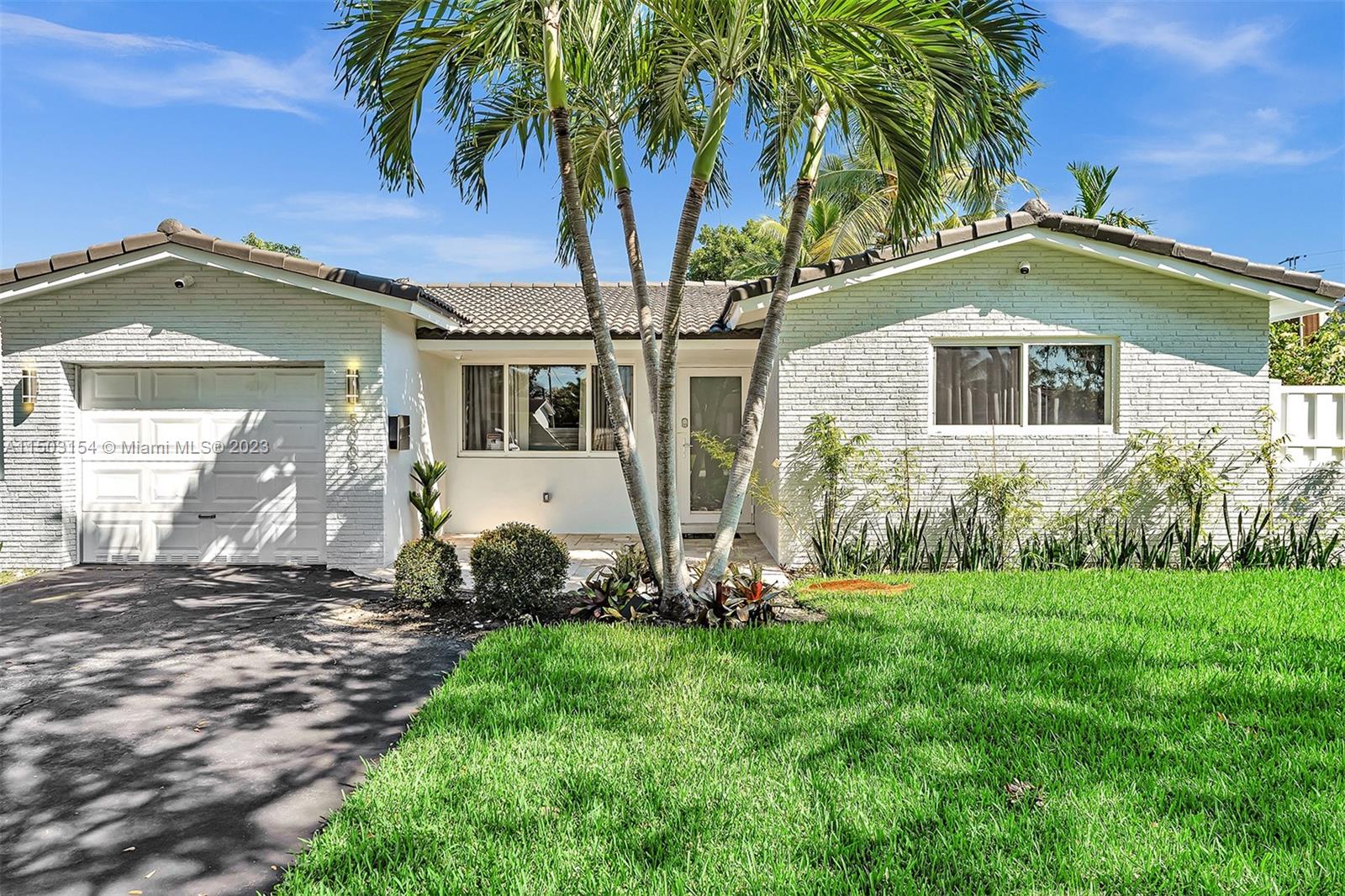 5005 Johnson St, Hollywood, Florida 33021, 3 Bedrooms Bedrooms, ,2 BathroomsBathrooms,Residential,For Sale,5005 Johnson St,A11503154