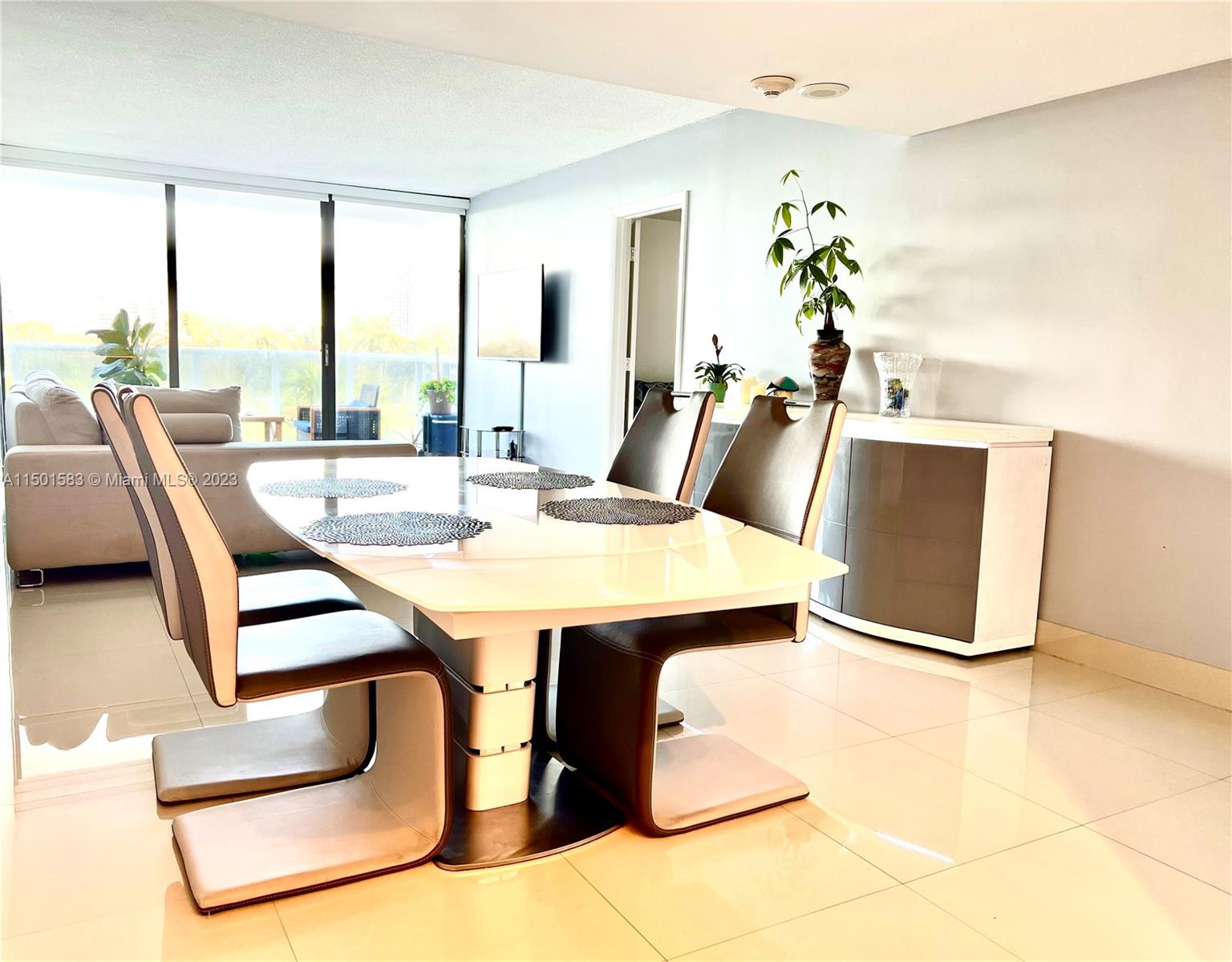 3625 N Country Club Dr 402, Aventura, Florida 33180, 2 Bedrooms Bedrooms, ,2 BathroomsBathrooms,Residential,For Sale,3625 N Country Club Dr 402,A11501583