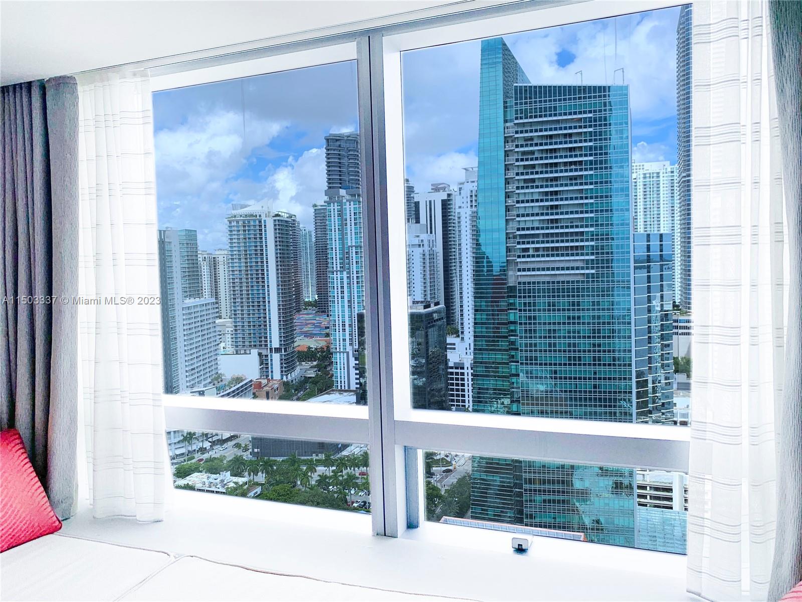 1435 Brickell Ave 3210, Miami, Florida 33131, 1 Bedroom Bedrooms, ,1 BathroomBathrooms,Residentiallease,For Rent,1435 Brickell Ave 3210,A11503337