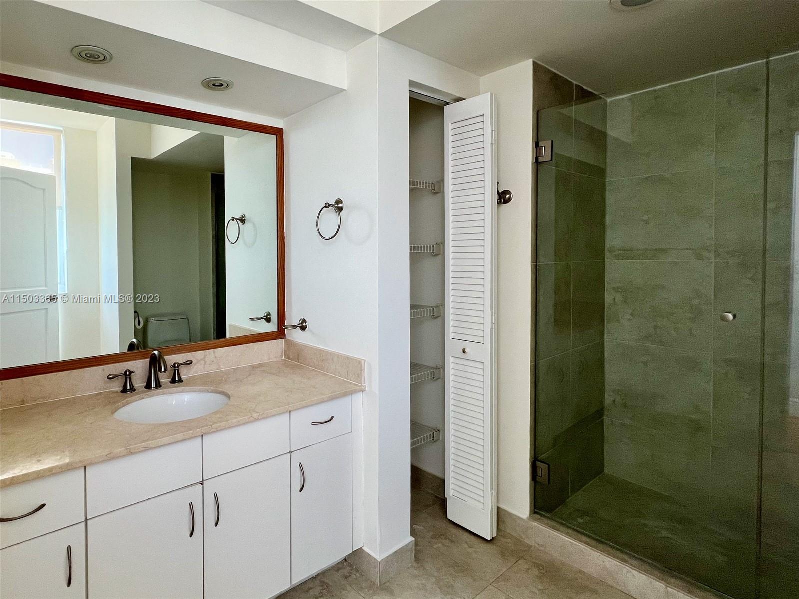 800 Claughton Island Dr 1801/02, Miami, Florida 33131, 3 Bedrooms Bedrooms, ,4 BathroomsBathrooms,Residential,For Sale,800 Claughton Island Dr 1801/02,A11503365