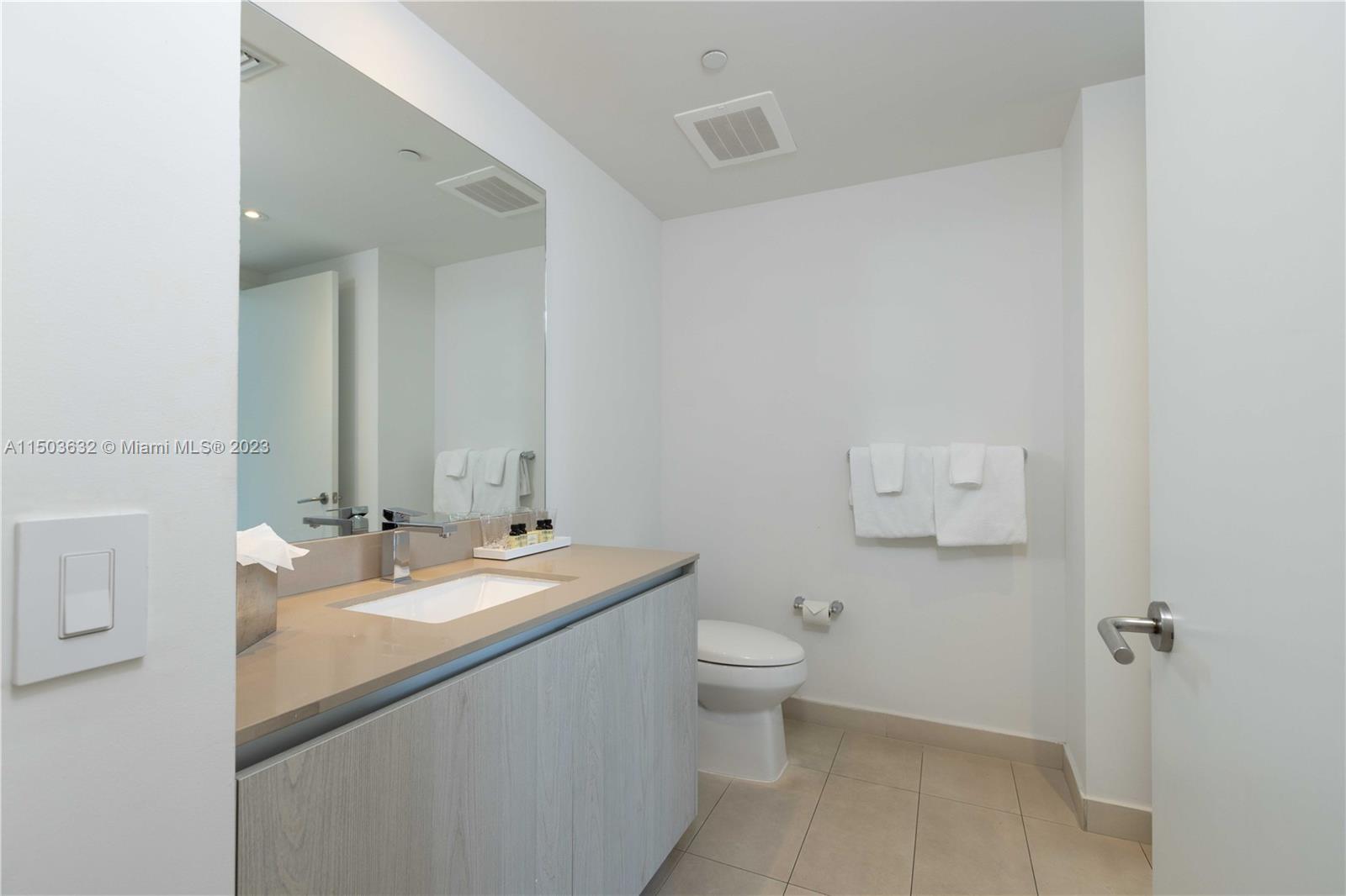 4111 S Ocean Dr 2511, Hollywood, Florida 33019, 2 Bedrooms Bedrooms, ,2 BathroomsBathrooms,Residential,For Sale,4111 S Ocean Dr 2511,A11503632