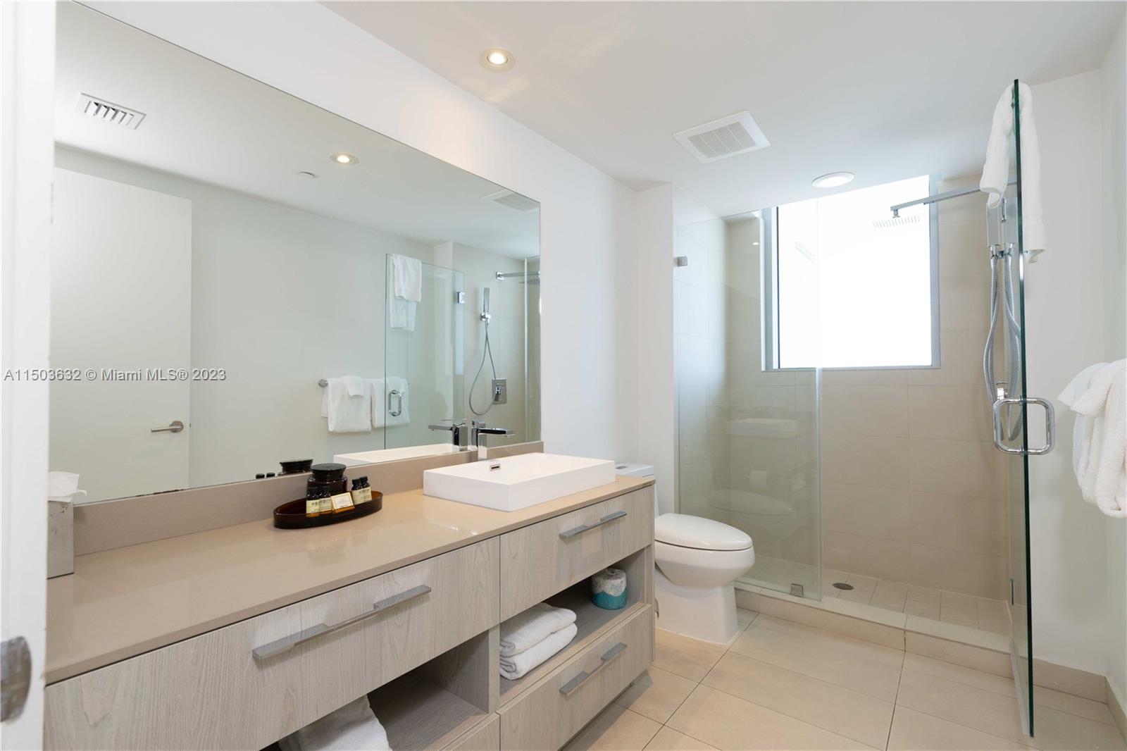 4111 S Ocean Dr 2511, Hollywood, Florida 33019, 2 Bedrooms Bedrooms, ,2 BathroomsBathrooms,Residential,For Sale,4111 S Ocean Dr 2511,A11503632